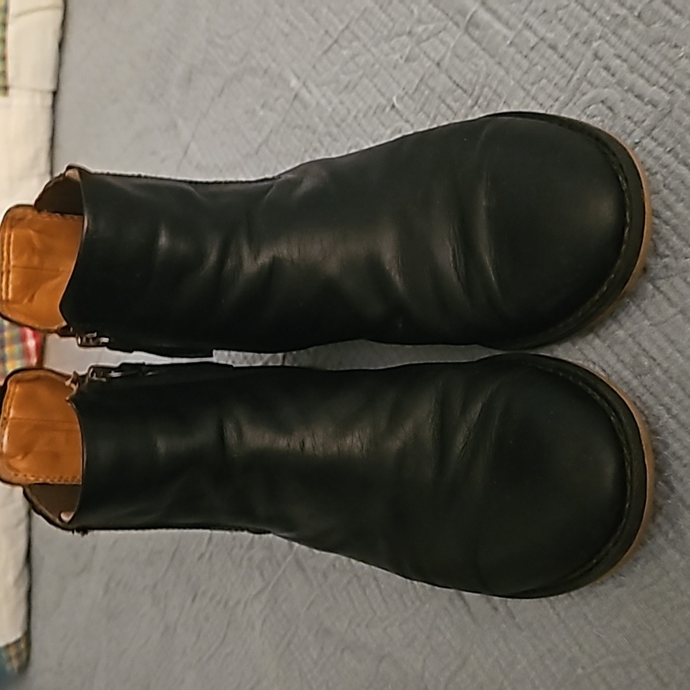 6M Franco Sarto Booties
